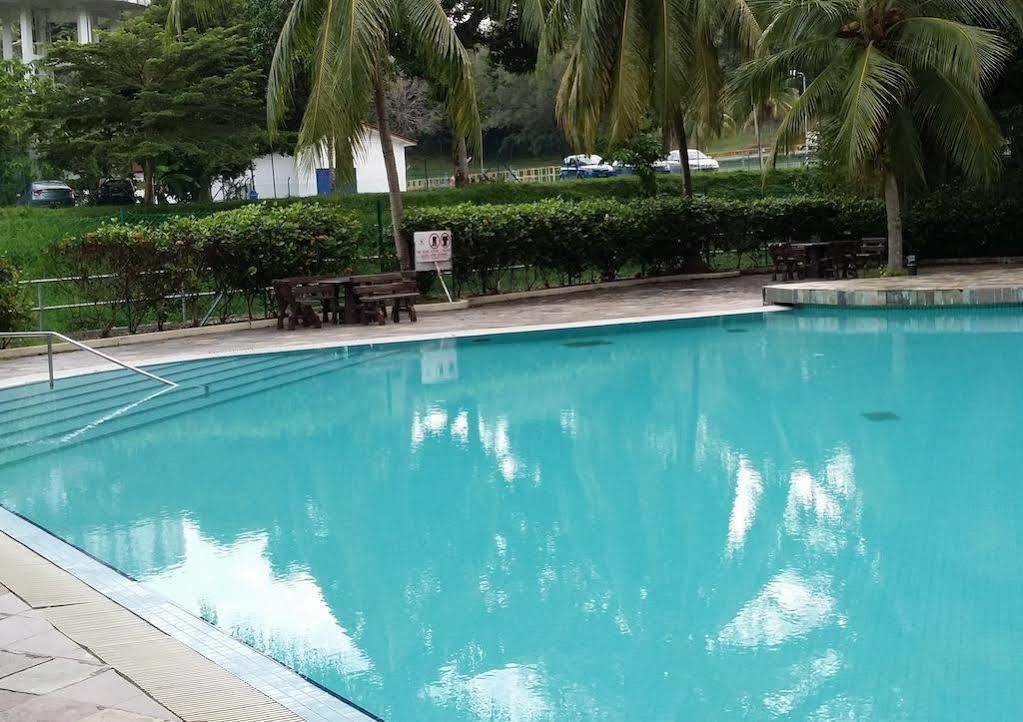 Sunshine Bayu Emas Apartment Batu Feringgi Luaran gambar